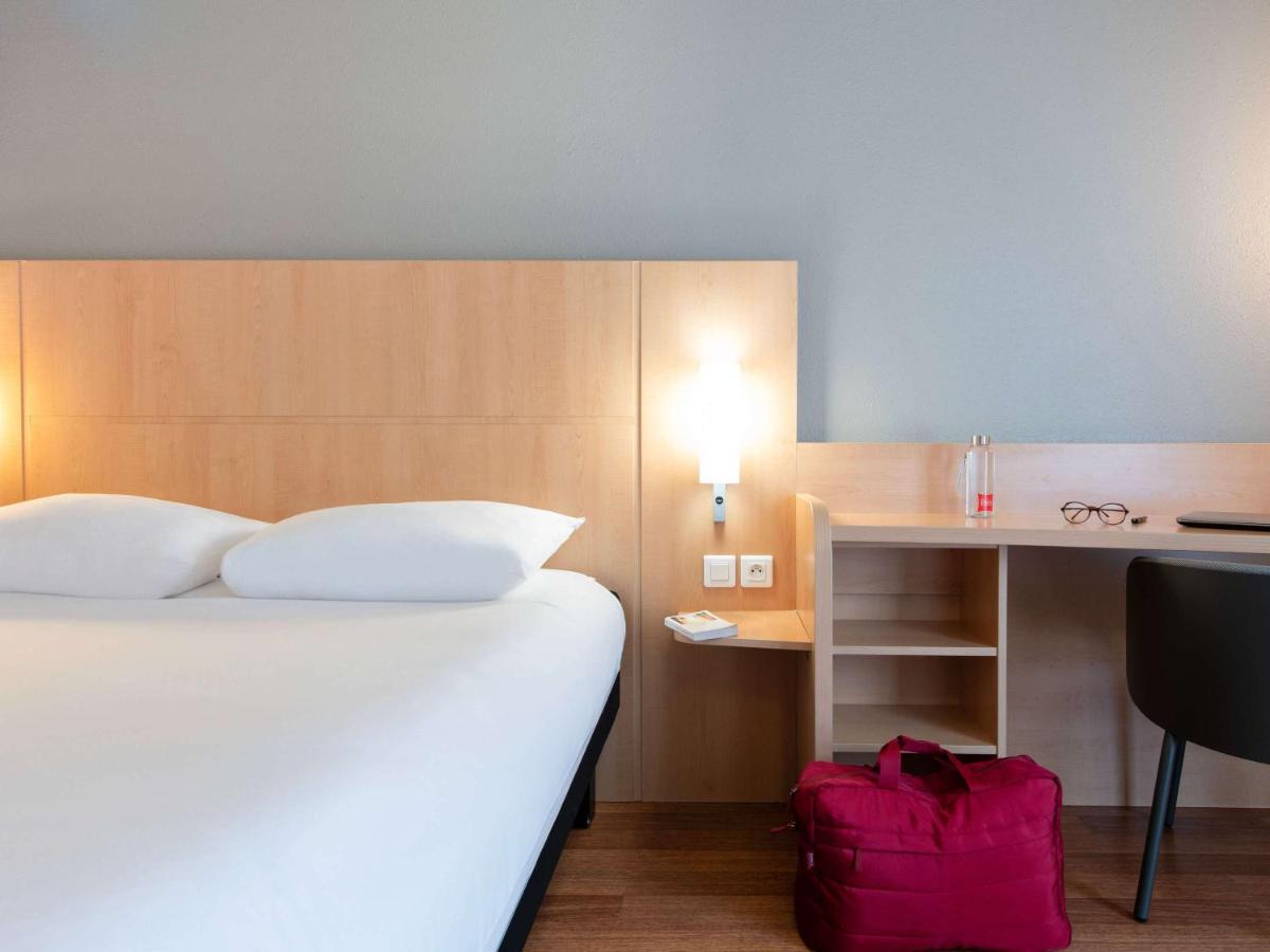 Отель Ibis Paris Opera La Fayette Экстерьер фото